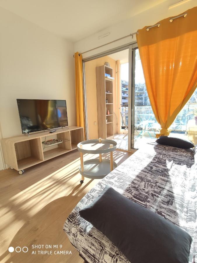 Appartement Cosy A 50M De La Plage Кан Екстериор снимка
