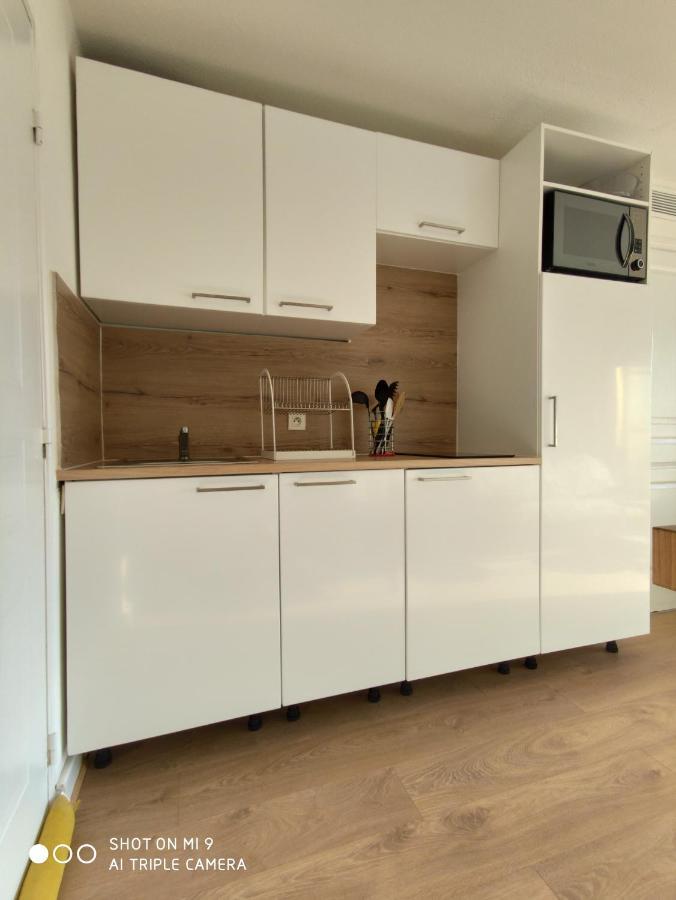 Appartement Cosy A 50M De La Plage Кан Екстериор снимка